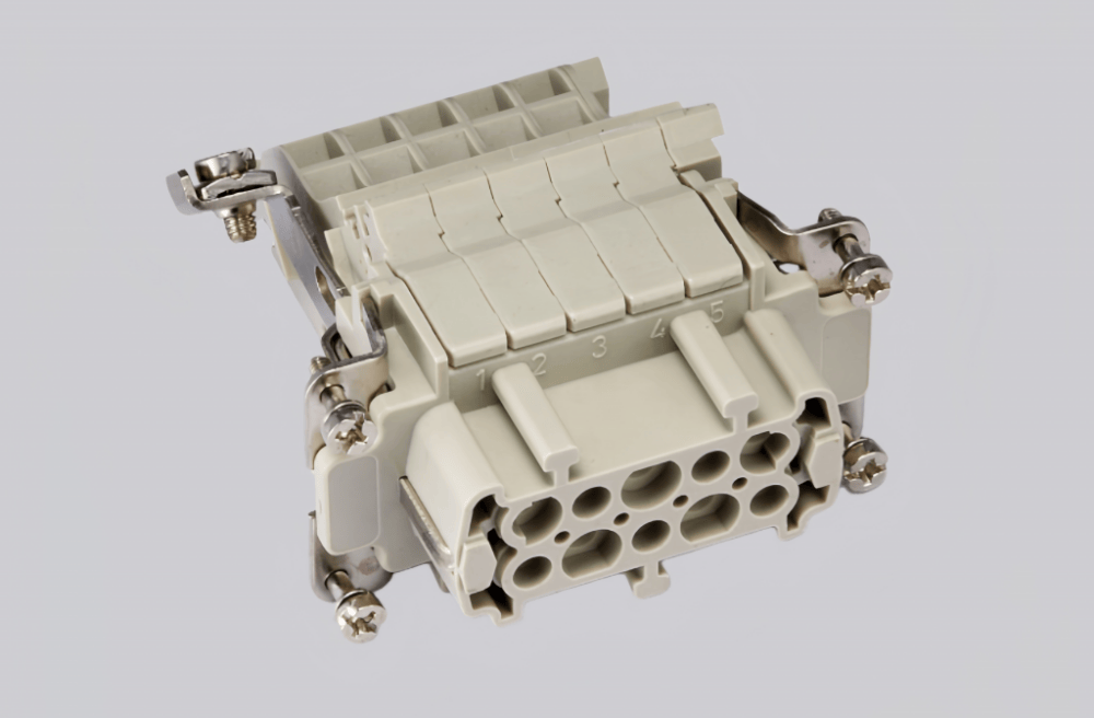 HE-010-F.AV.R | High-Quality Rectangular Connectors-RedTech360